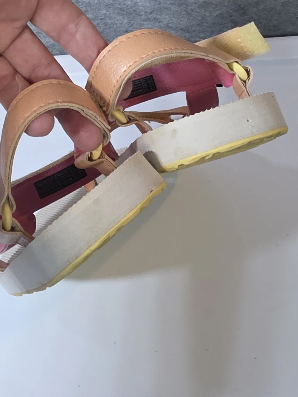 Teva Strappy Sandals Big Kids Size 3